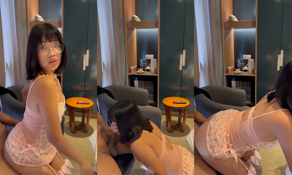 xxxหนัง คลิปหลุดงานเด็ด สาวแว่นหมวยจับควยมาอมแล้วโม๊คให้เสียวๆ ก่อนขึ้นนั่งขย่มโยกเอวบดควยรัวๆจนน้ำแตกร้องครางอย่างเสียว